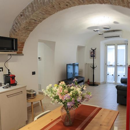 Asti Historic Center - Appartamento Trincotto Buitenkant foto